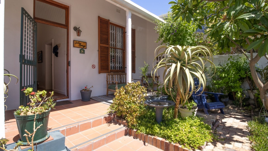 To Let 3 Bedroom Property for Rent in Three Anchor Bay Western Cape